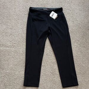 Reebok Jet Black Active 3/4 Leggings size small NWT